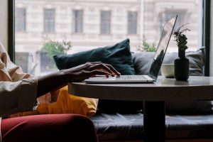 Laptopy czy komputery stacjonarne